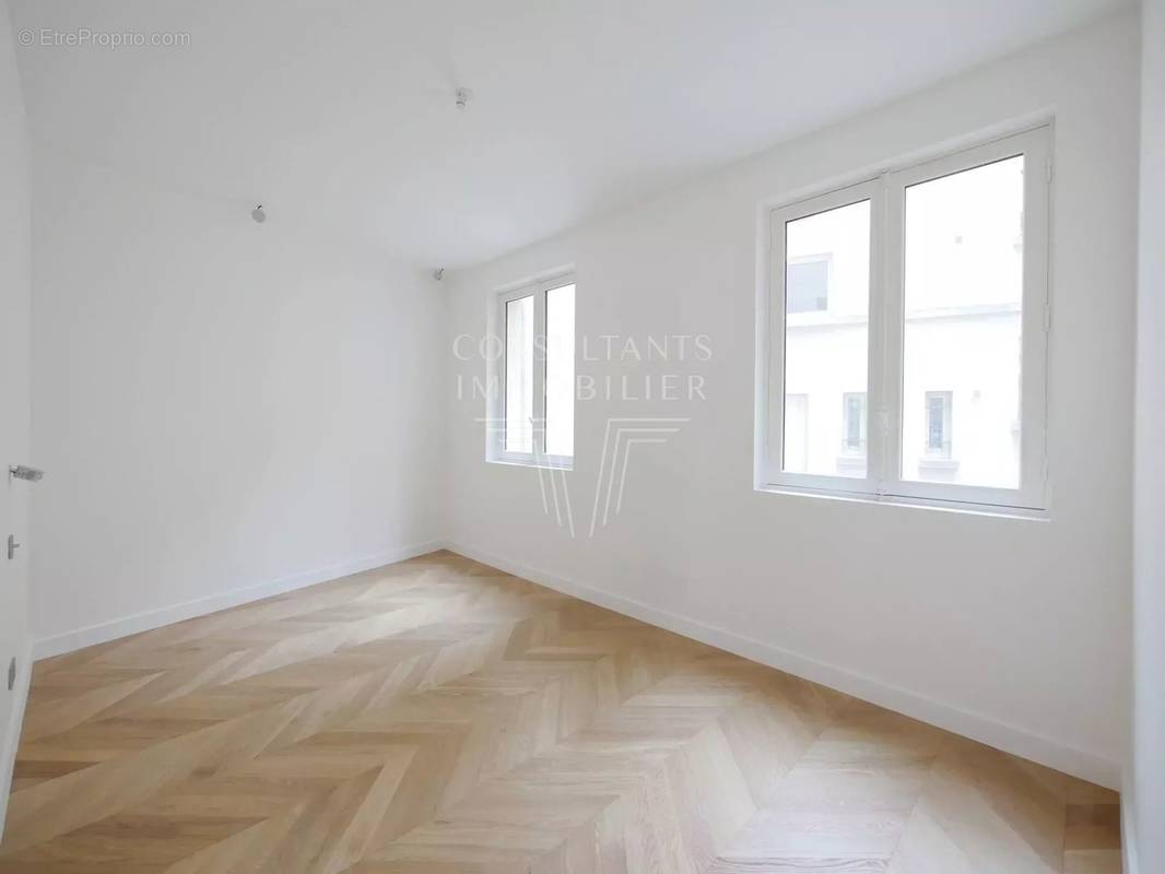 Appartement à NEUILLY-SUR-SEINE