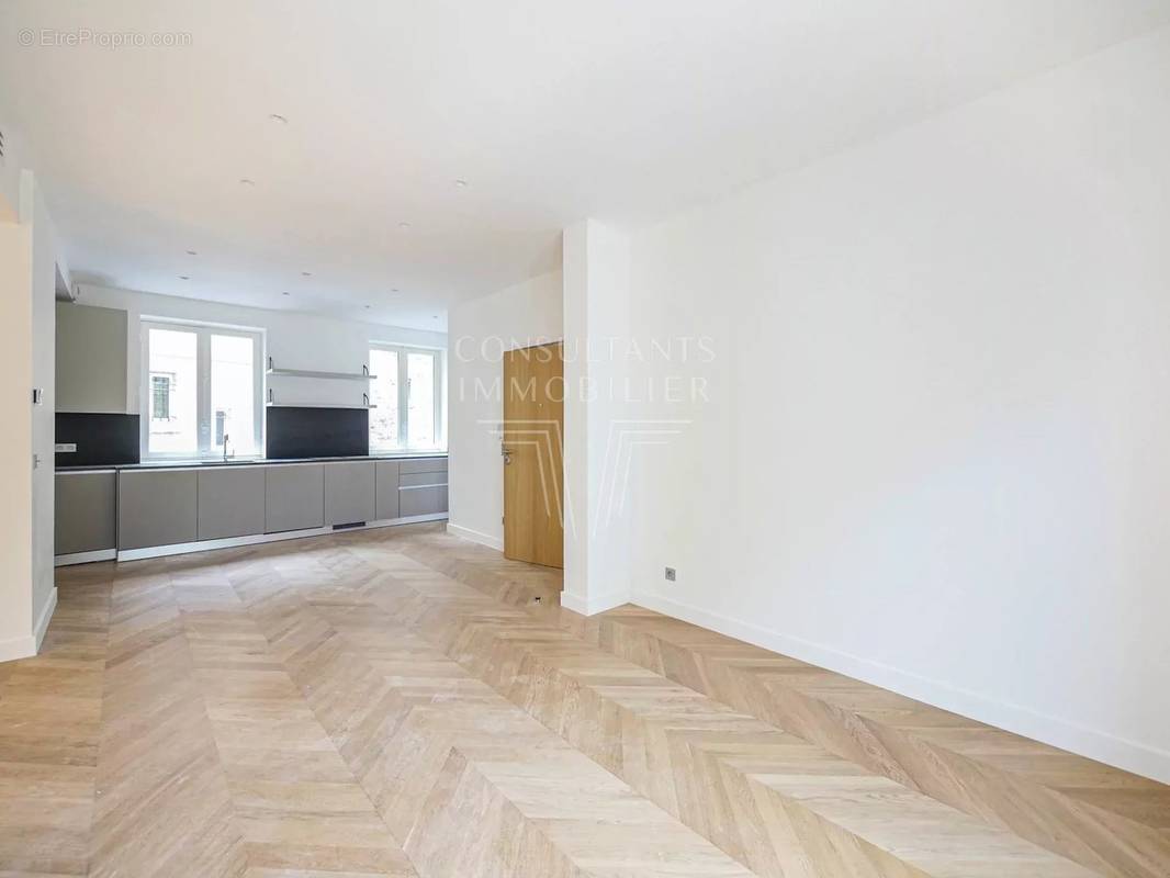 Appartement à NEUILLY-SUR-SEINE