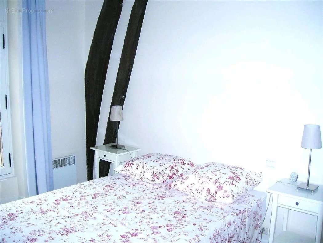 Appartement à PARIS-3E