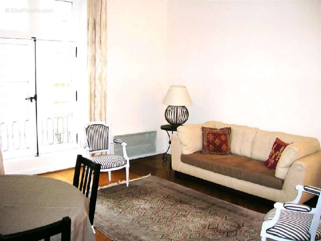 Appartement à PARIS-3E