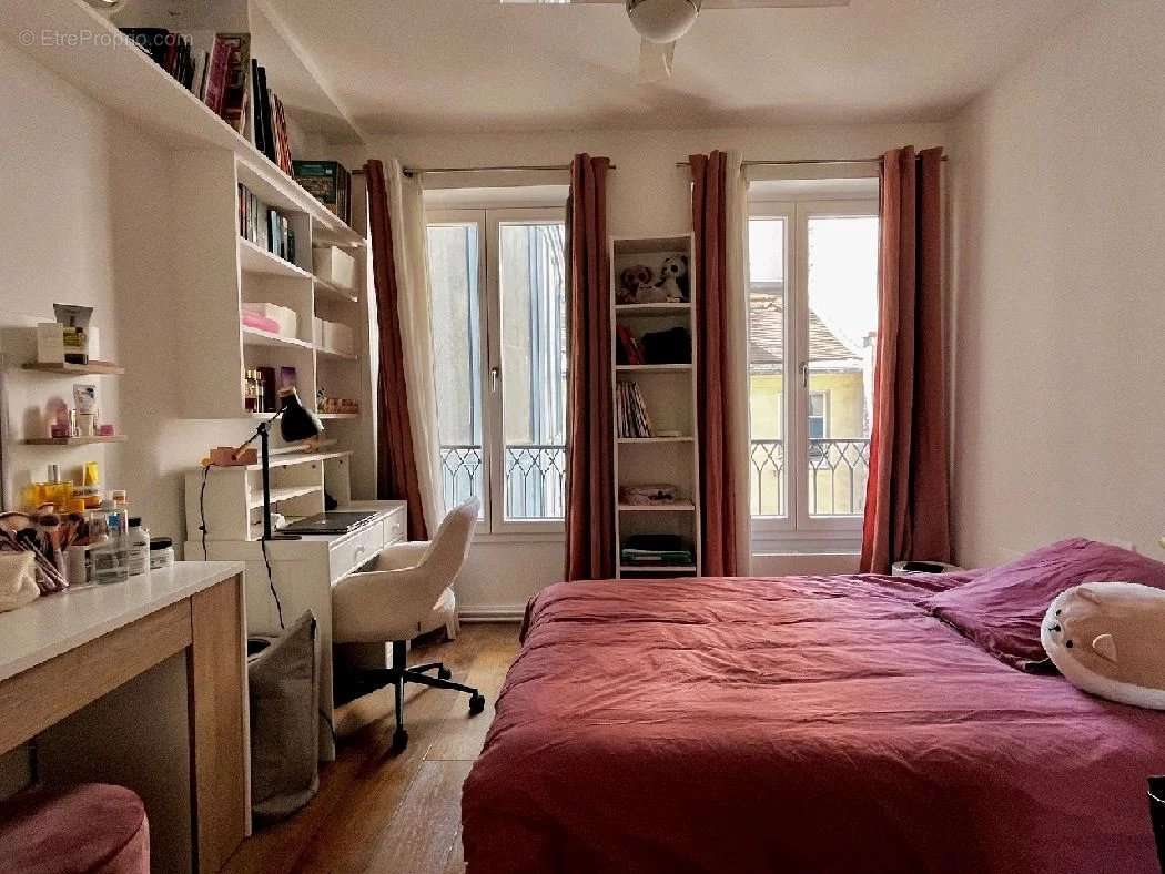 Appartement à PARIS-10E