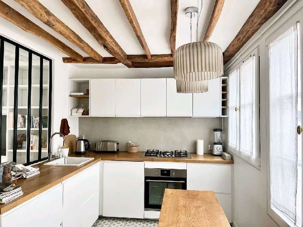 Appartement à PARIS-3E