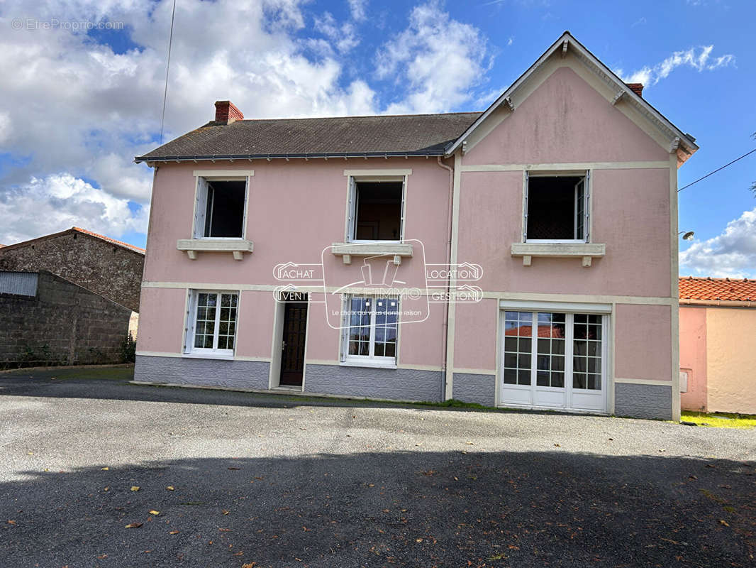 Maison à SAINT-JULIEN-DE-CONCELLES