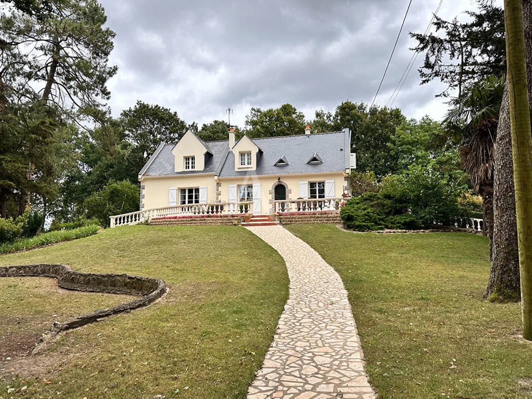 Maison à LONGUE-JUMELLES