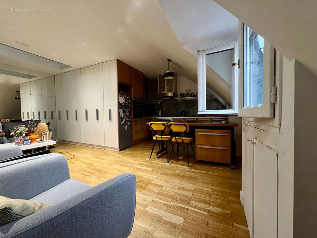 Appartement à PARIS-1E