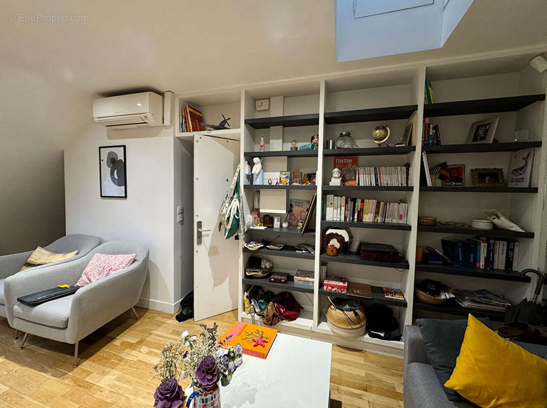 Appartement à PARIS-1E