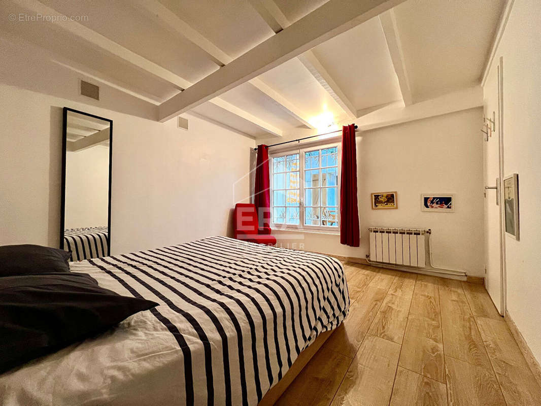 Appartement à MARSEILLE-5E