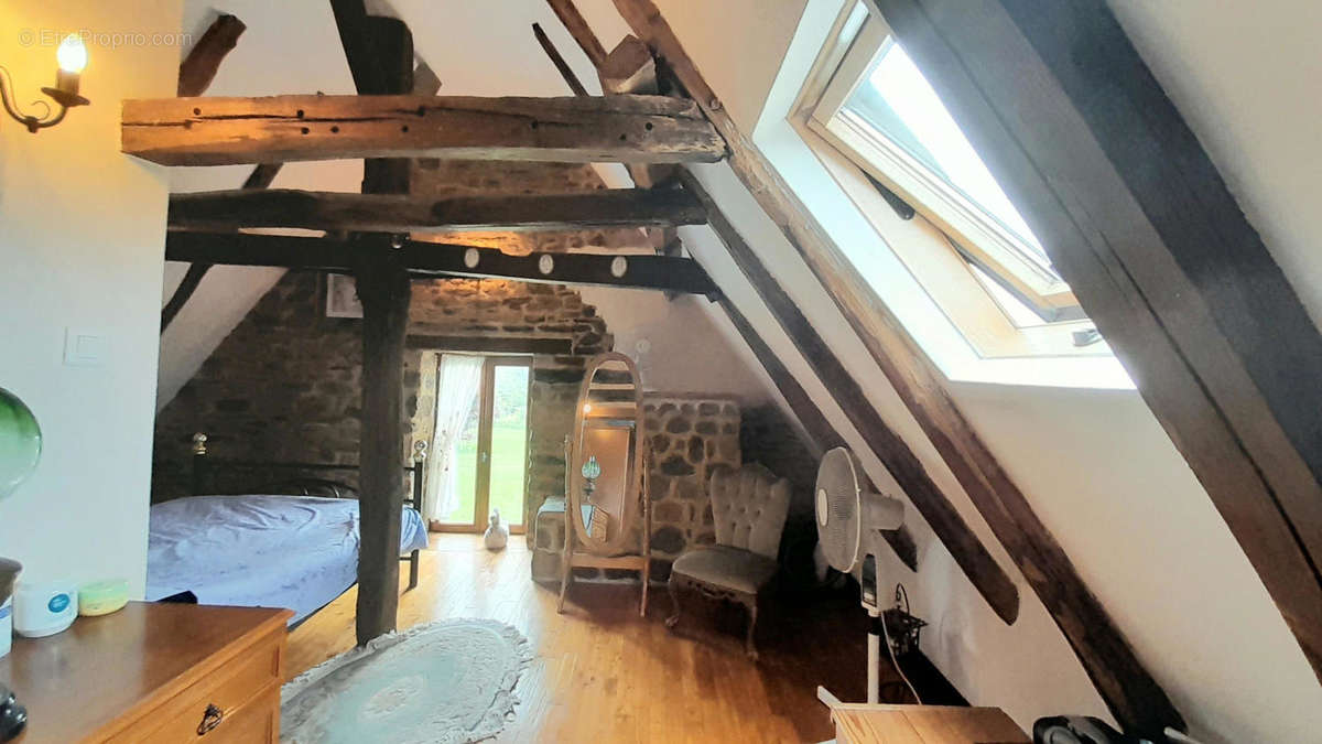 Le chambre 1 a l&#039;etage - Maison à SAINT-PAUL-LA-ROCHE