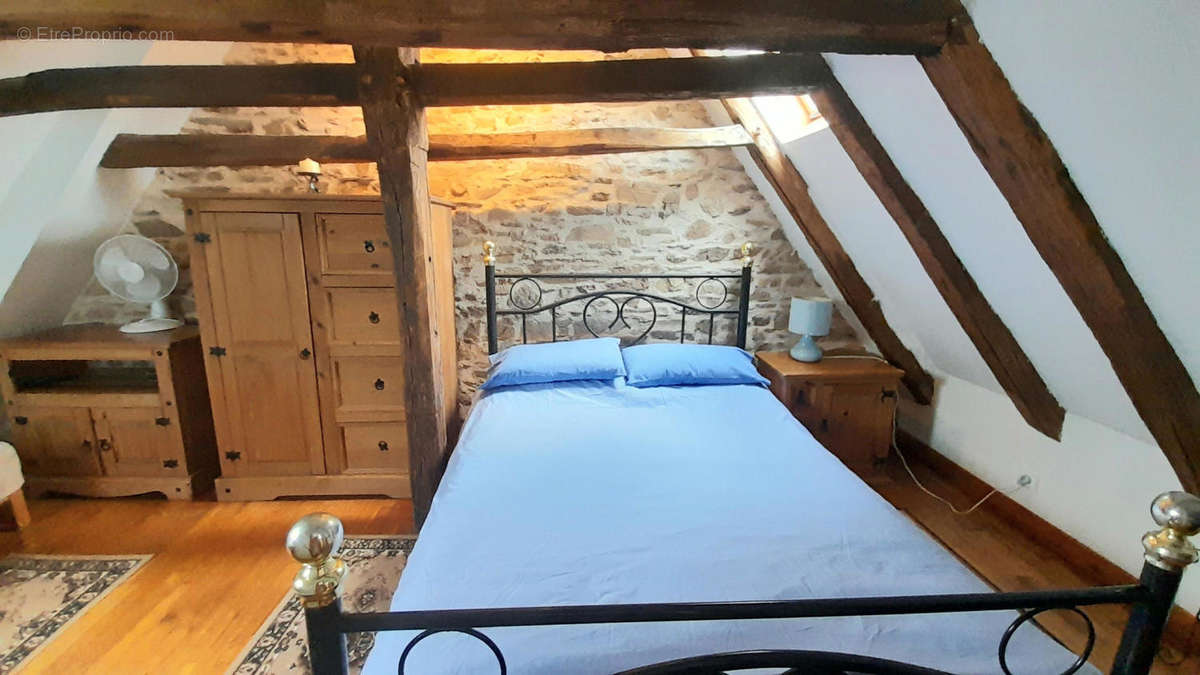 Le chambre 2 a l&#039;etage - Maison à SAINT-PAUL-LA-ROCHE