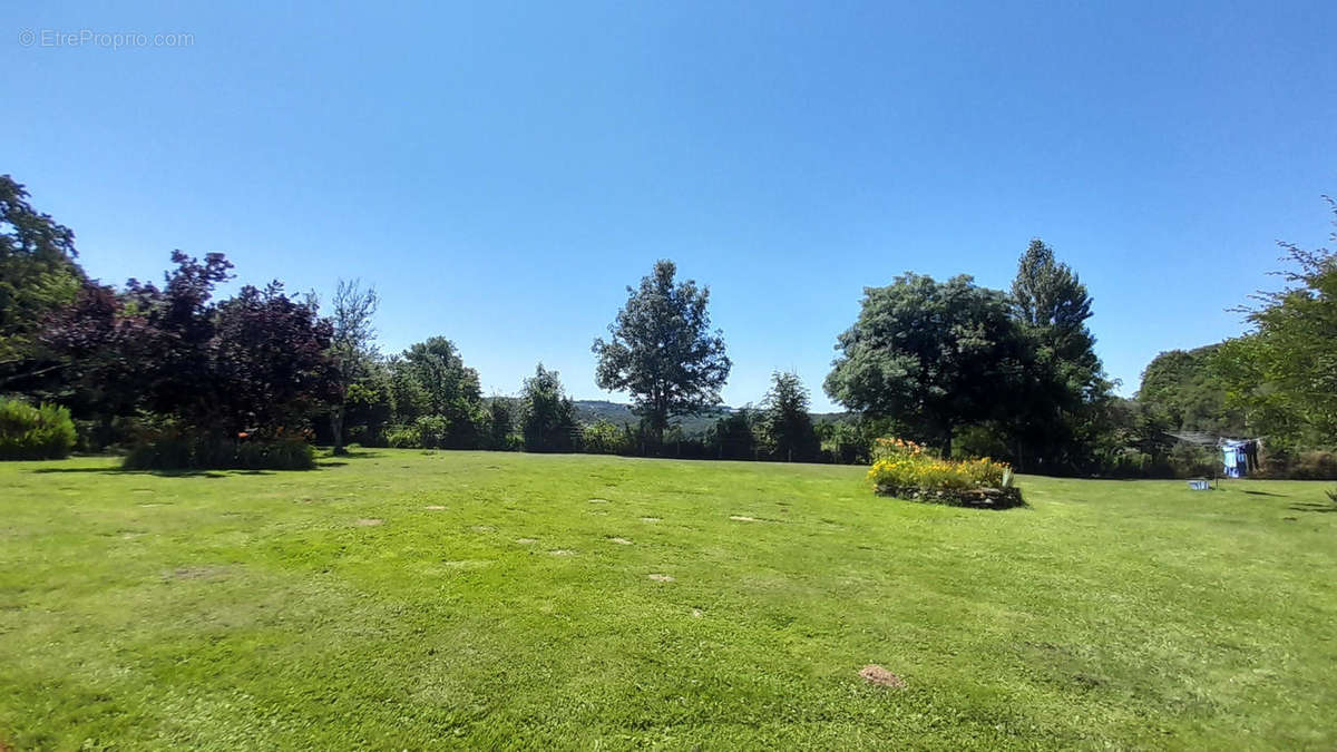 The garden - Maison à SAINT-PAUL-LA-ROCHE