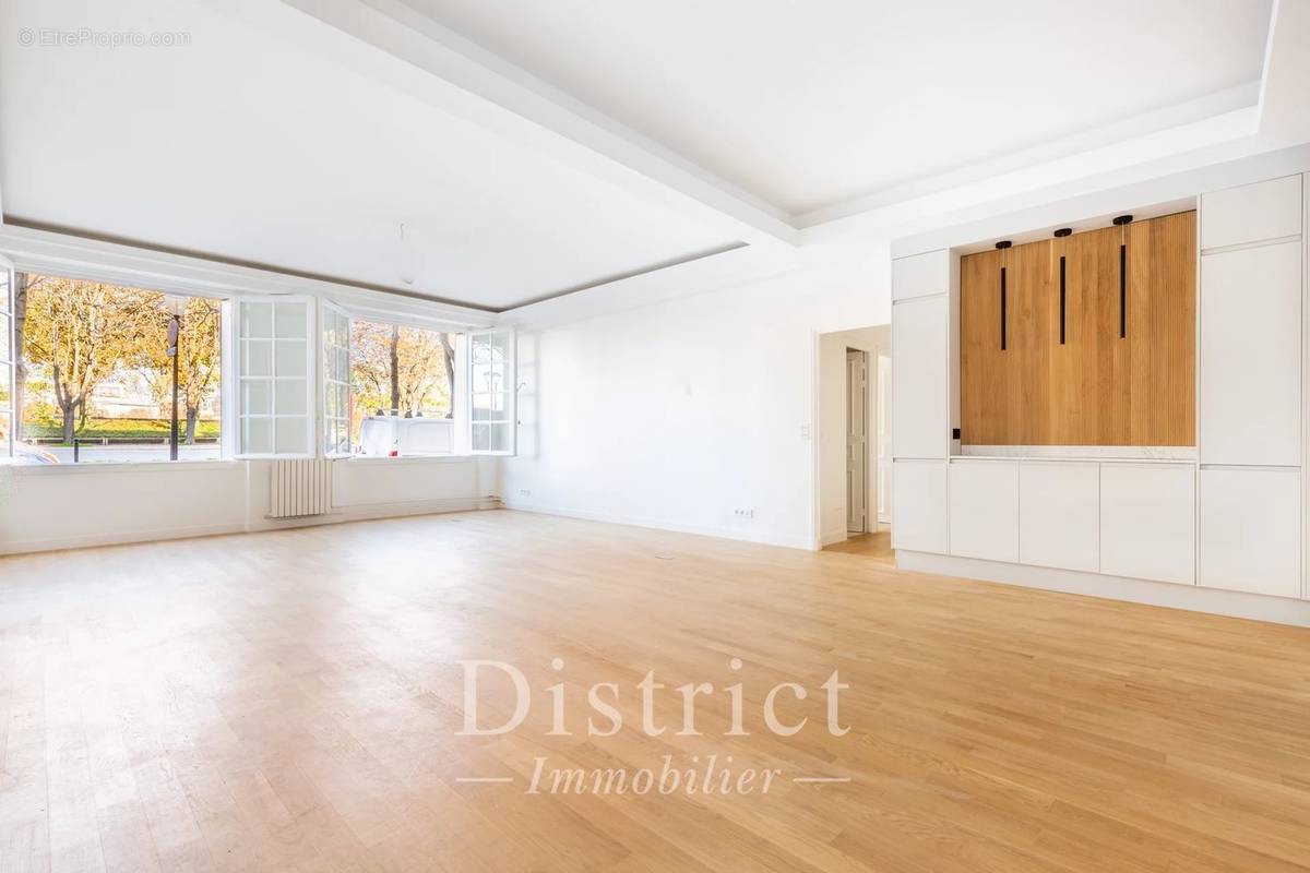 Appartement à PARIS-7E