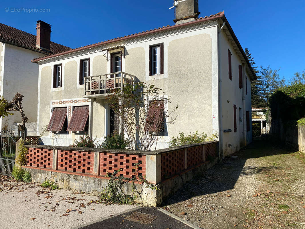 Maison à LAUREDE