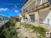 Appartement à PERNES-LES-FONTAINES