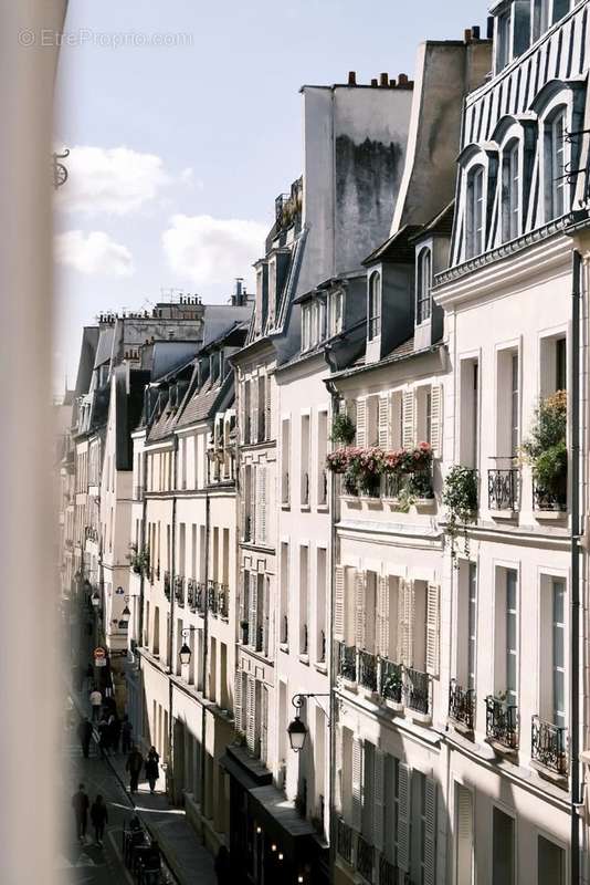 Appartement à PARIS-3E