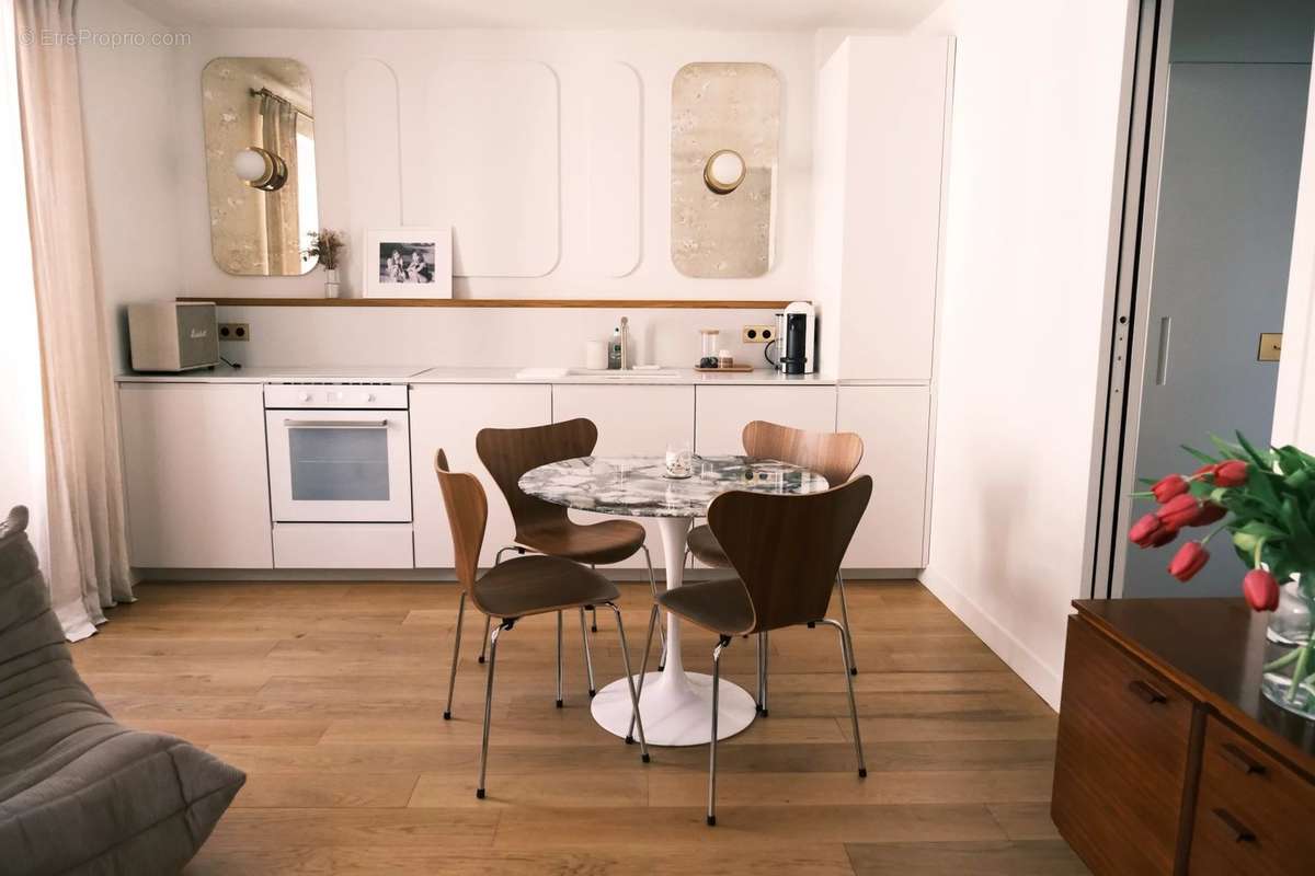 Appartement à PARIS-3E