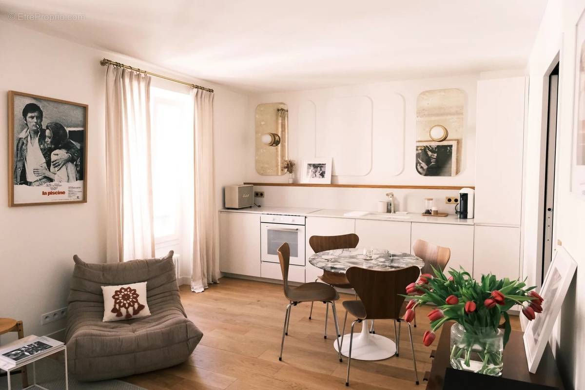 Appartement à PARIS-3E