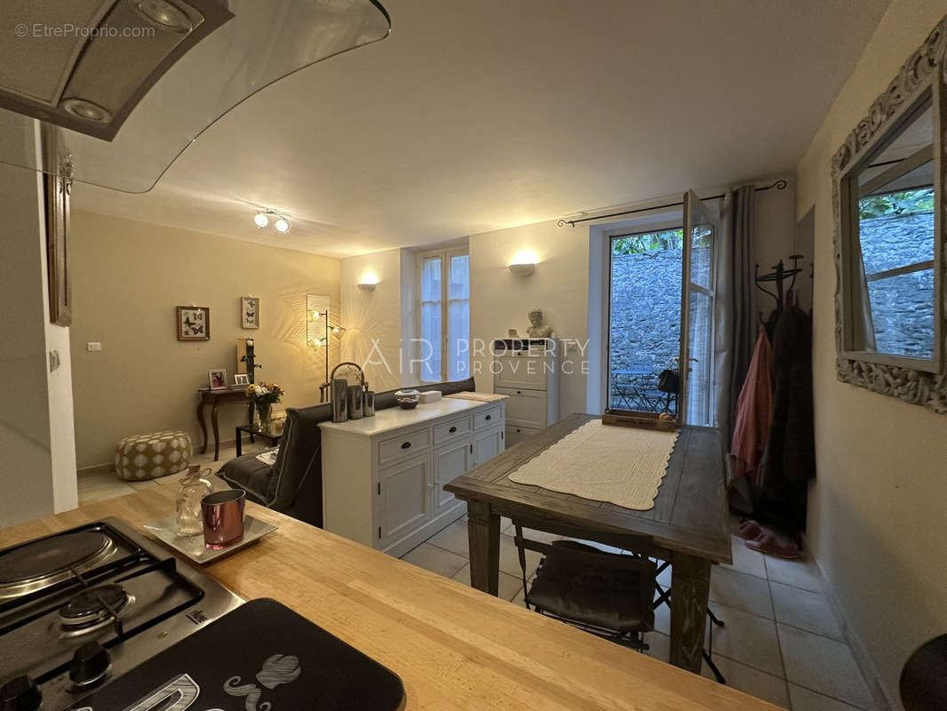 Appartement à BONNIEUX