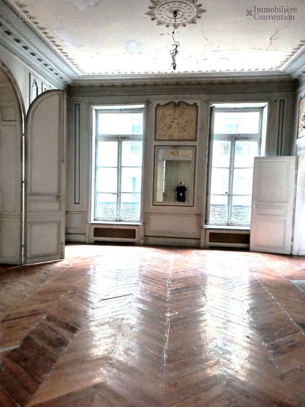 Appartement à PARIS-8E