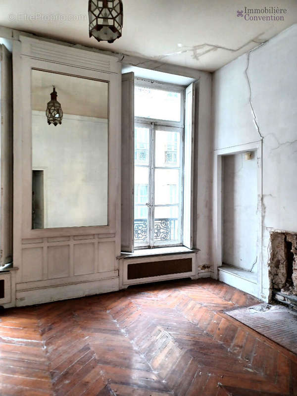 Appartement à PARIS-8E