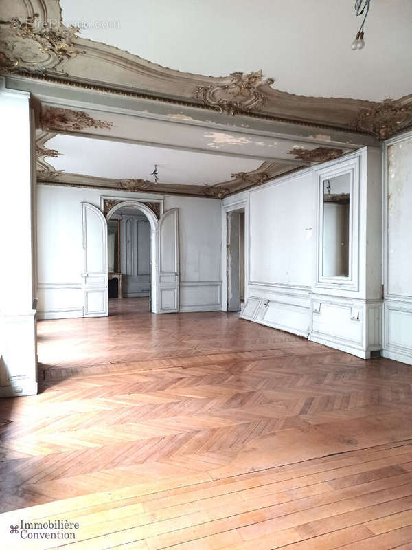 Appartement à PARIS-8E