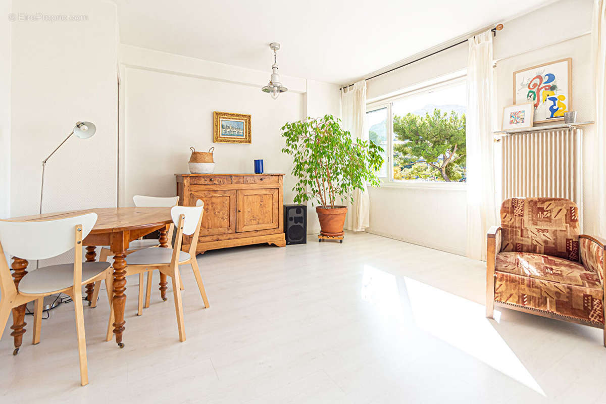 Appartement à MARSEILLE-8E