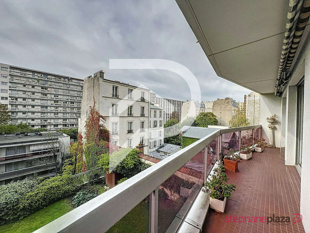 Appartement à PARIS-14E