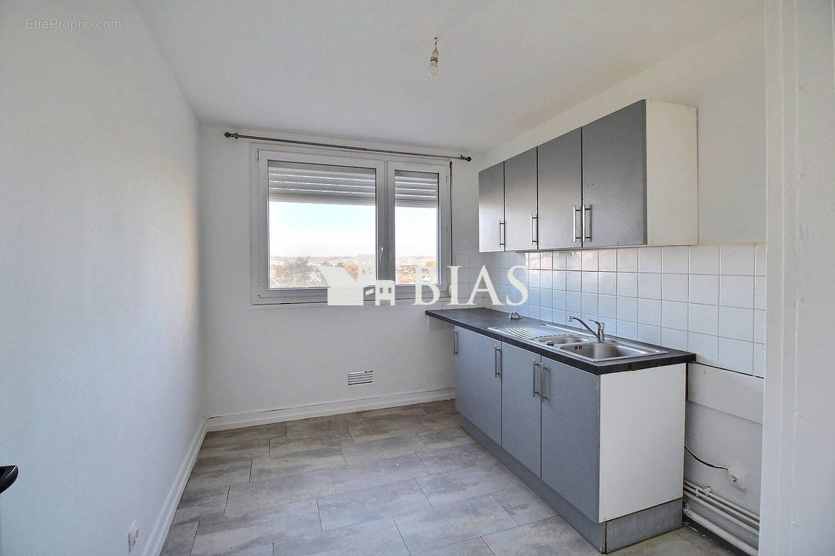 Appartement à SAINT-ETIENNE-DU-ROUVRAY