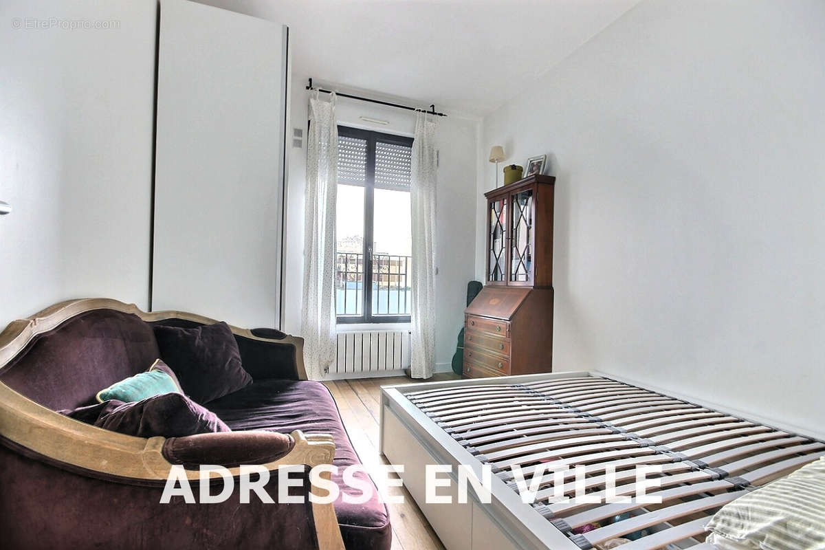 Appartement à COURBEVOIE