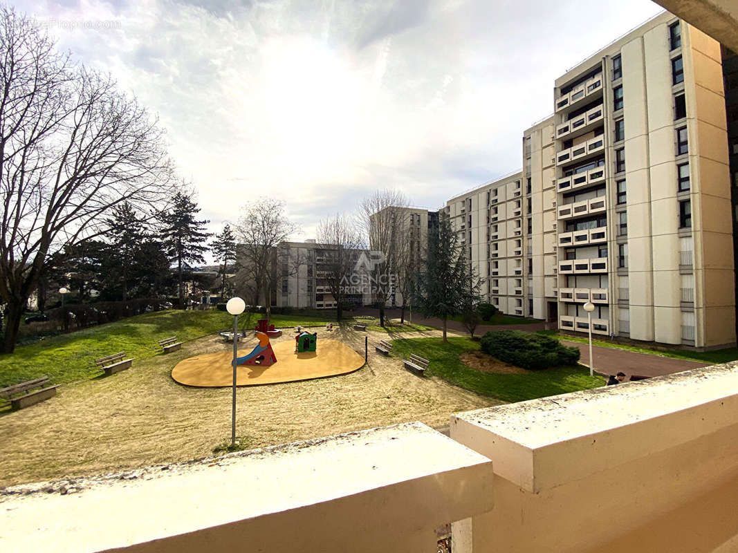 Appartement à NANTERRE