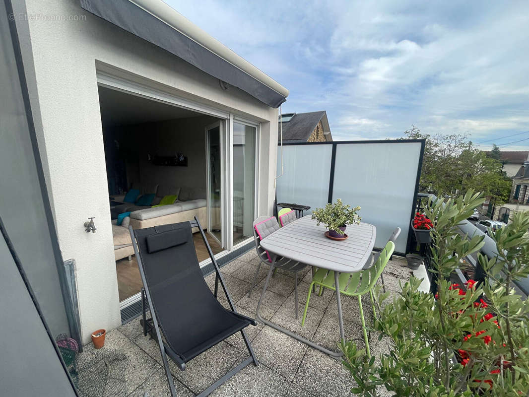 Appartement à SARTROUVILLE