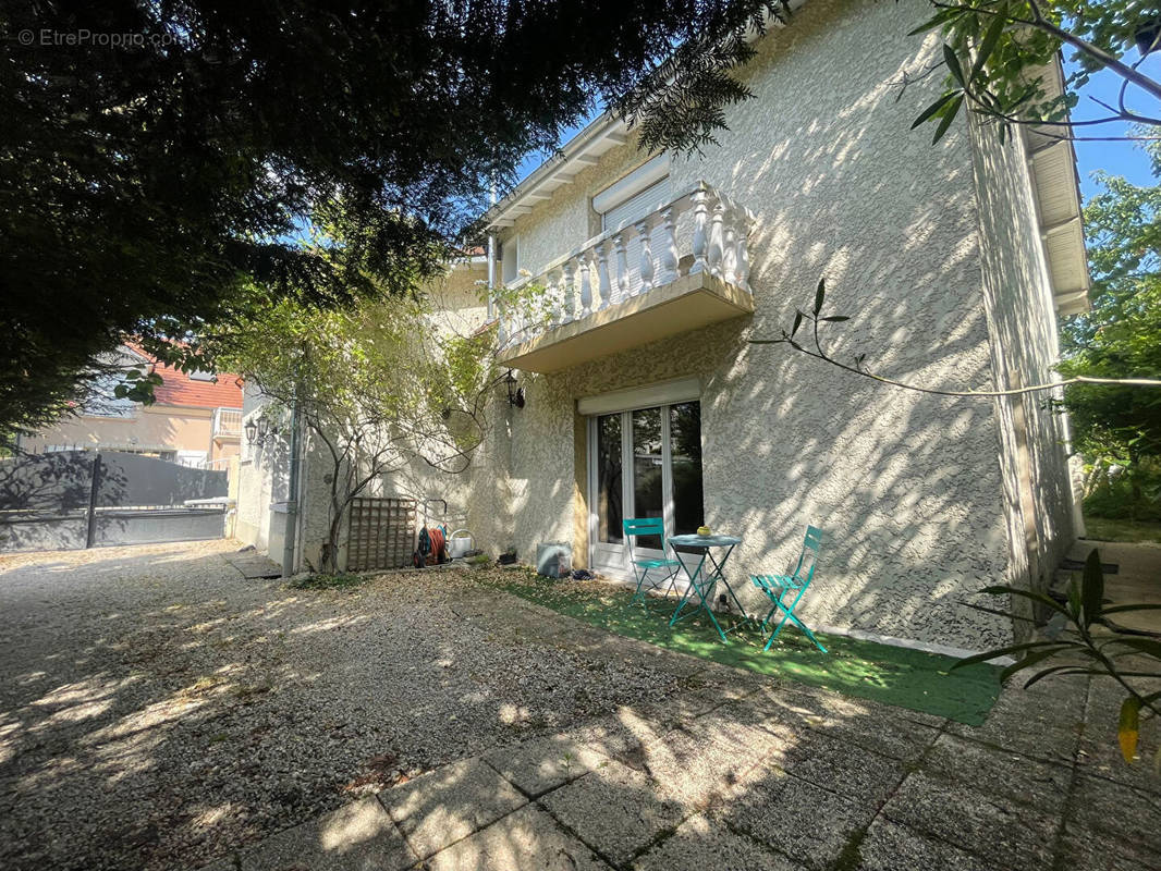 Maison à SARTROUVILLE