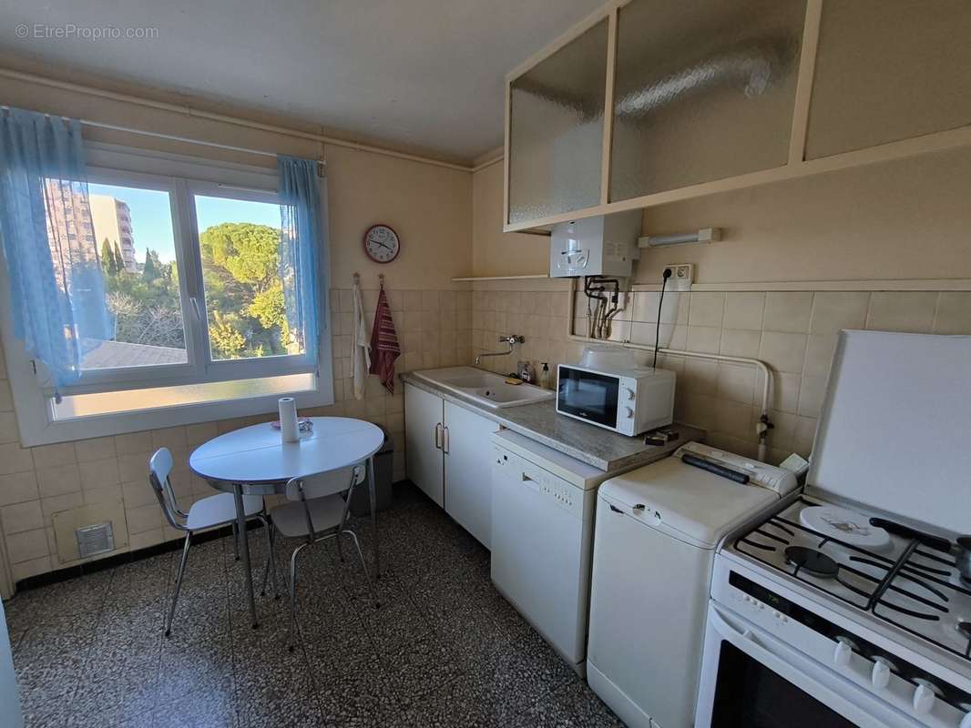 CUISINE - Appartement à NIMES