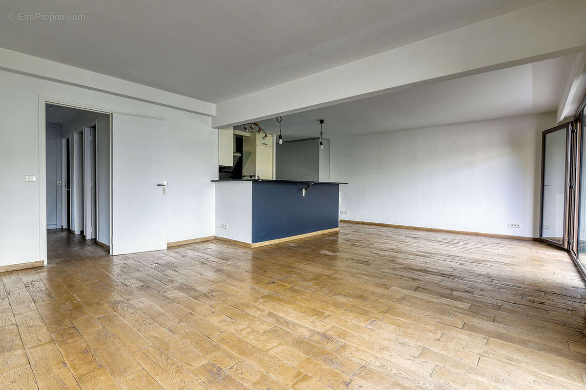 Appartement à MARNES-LA-COQUETTE