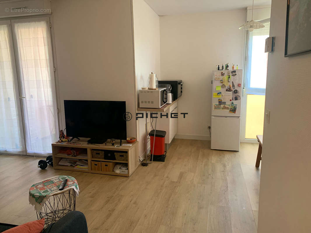 Appartement à LONS