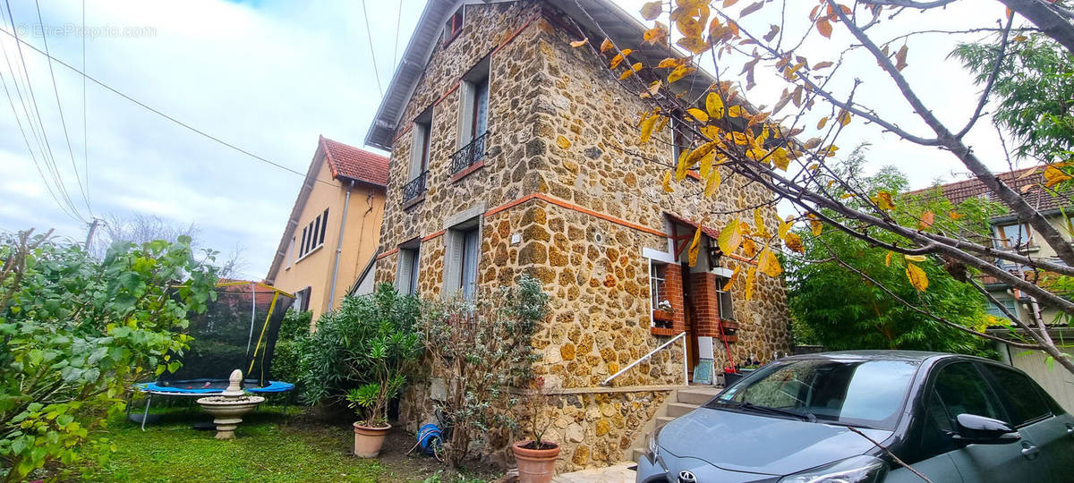 Maison à SARTROUVILLE