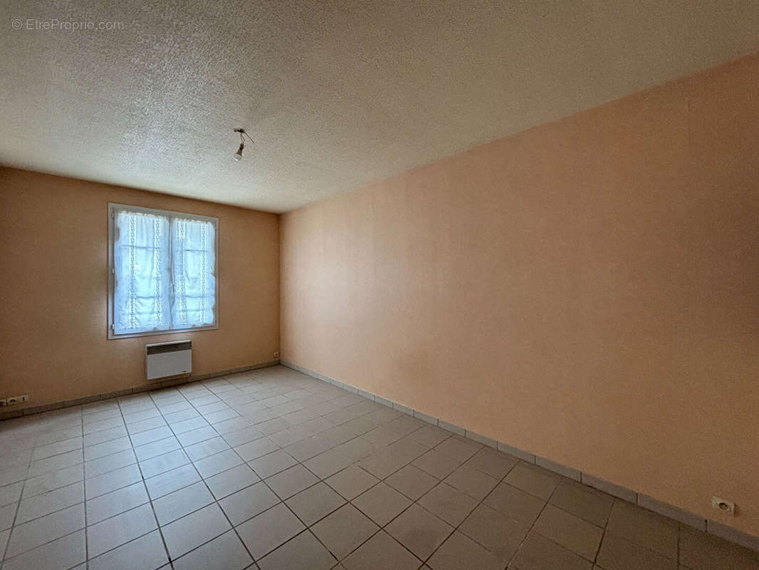 Appartement à BROU