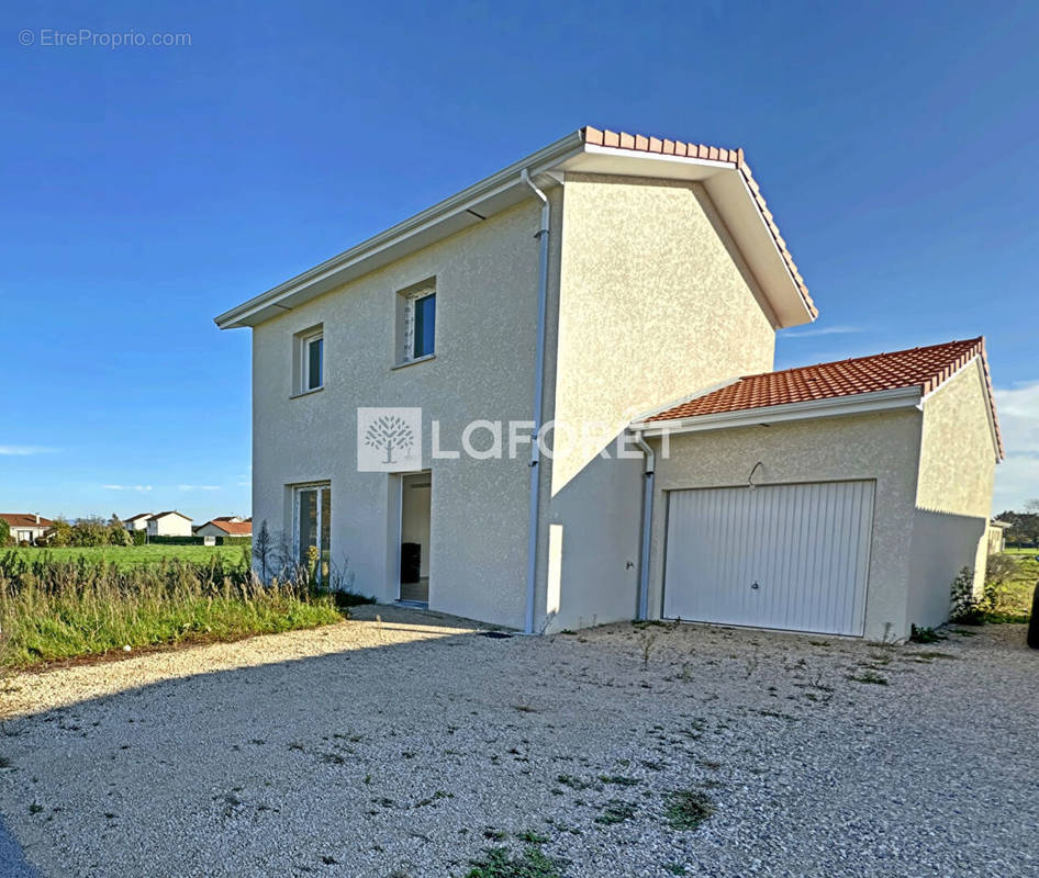 Maison à CRAS-SUR-REYSSOUZE