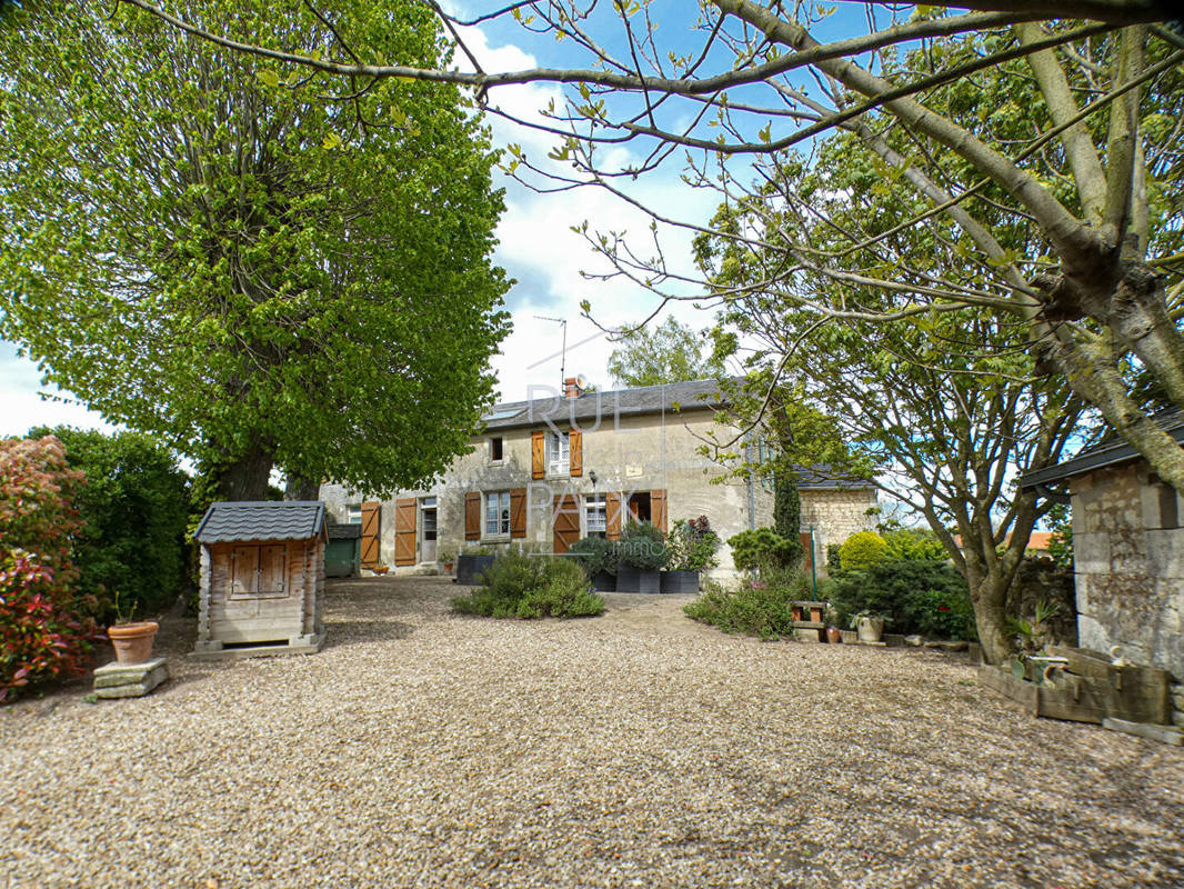 Maison à SAVIGNY-SOUS-FAYE