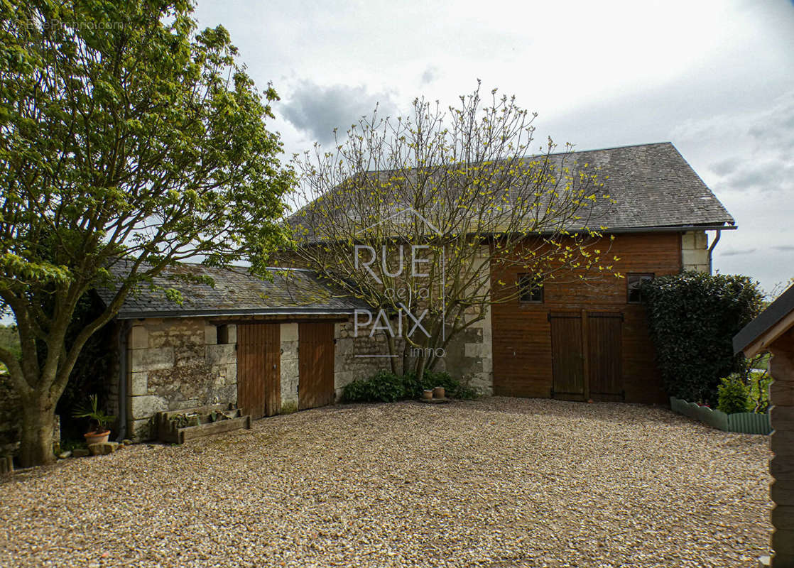 Maison à SAVIGNY-SOUS-FAYE