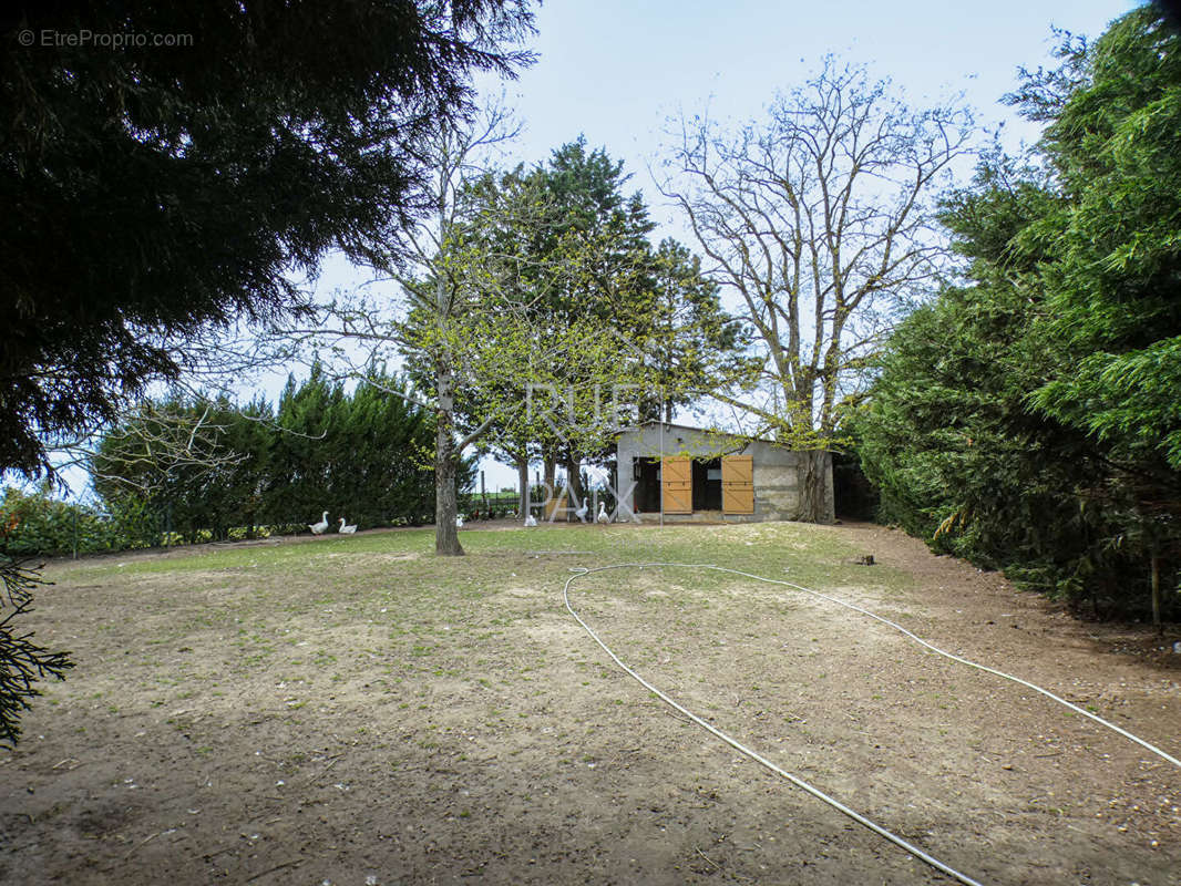 Maison à SAVIGNY-SOUS-FAYE