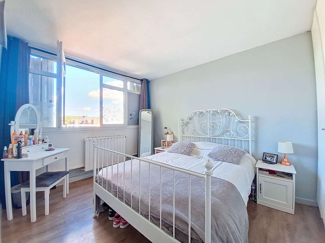 Appartement à VERNEUIL-SUR-SEINE