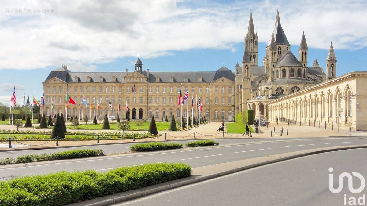 Photo 1 - Commerce à CAEN