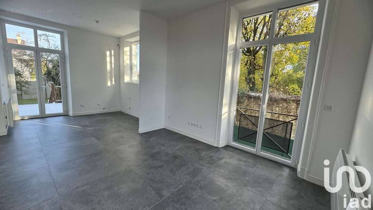 Photo 2 - Appartement à VAUX-LE-PENIL