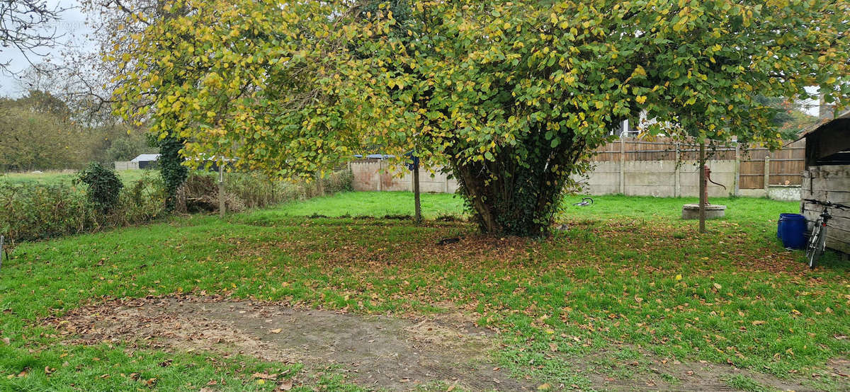 Terrain à SAINT-PIERRE-DE-PLESGUEN