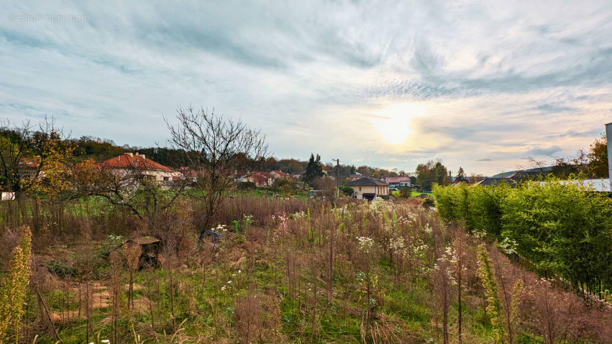 Terrain à CORNY-SUR-MOSELLE