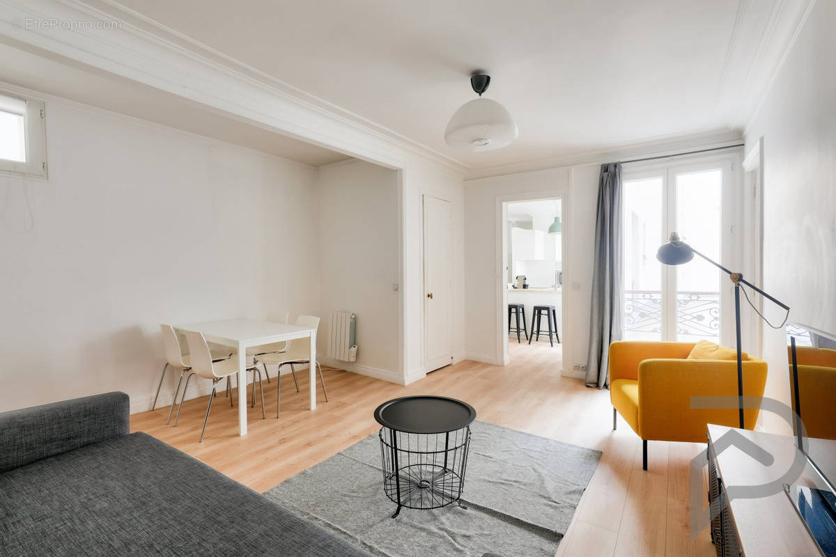 Appartement à PARIS-3E