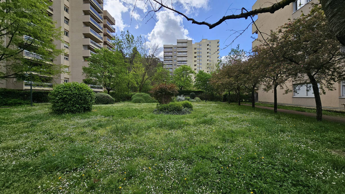 Appartement à LYON-9E