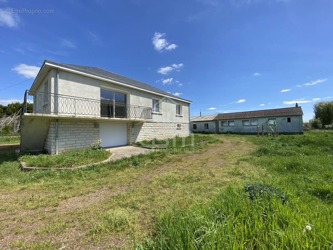 Maison à POUZAY