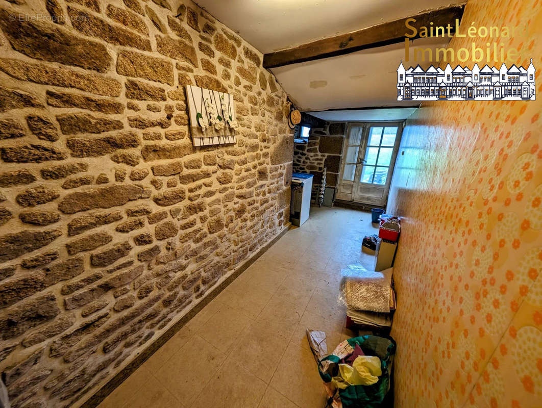 Appartement à MONTOURS