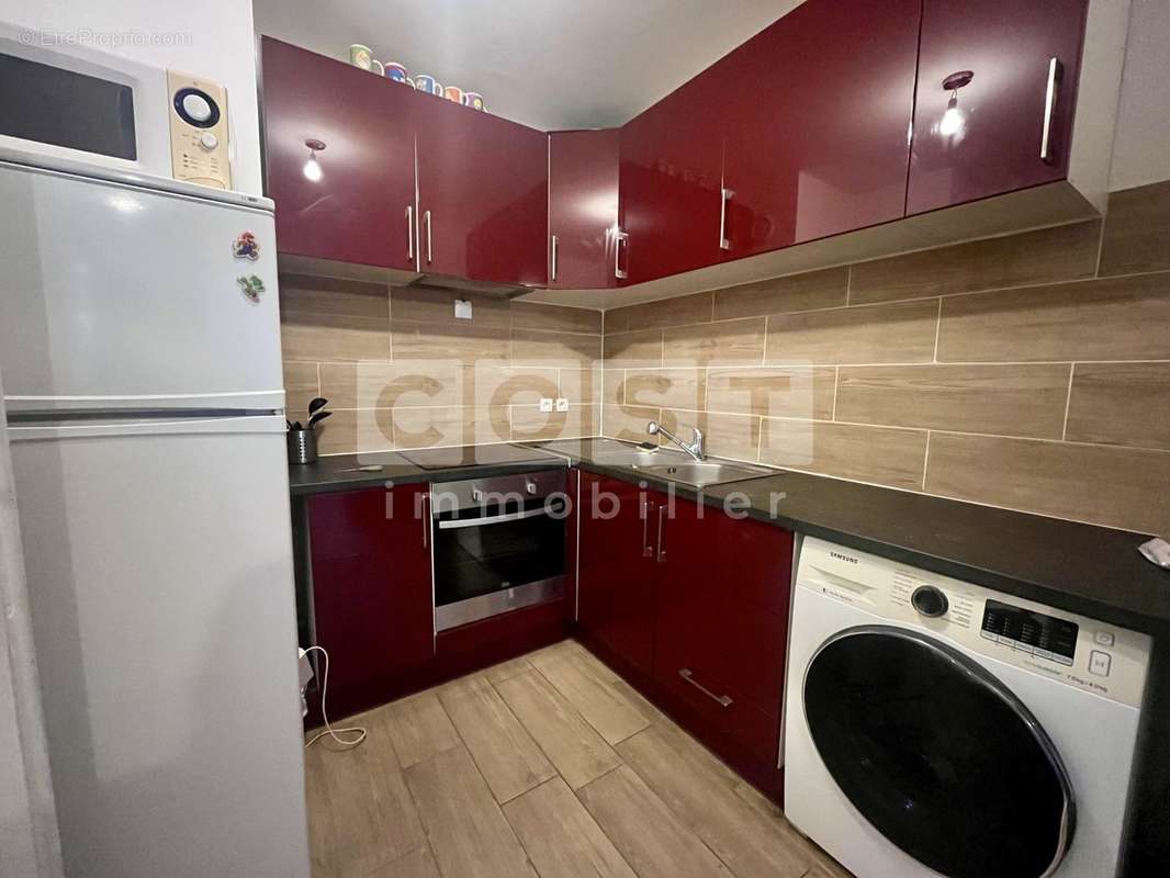 Appartement à COURBEVOIE